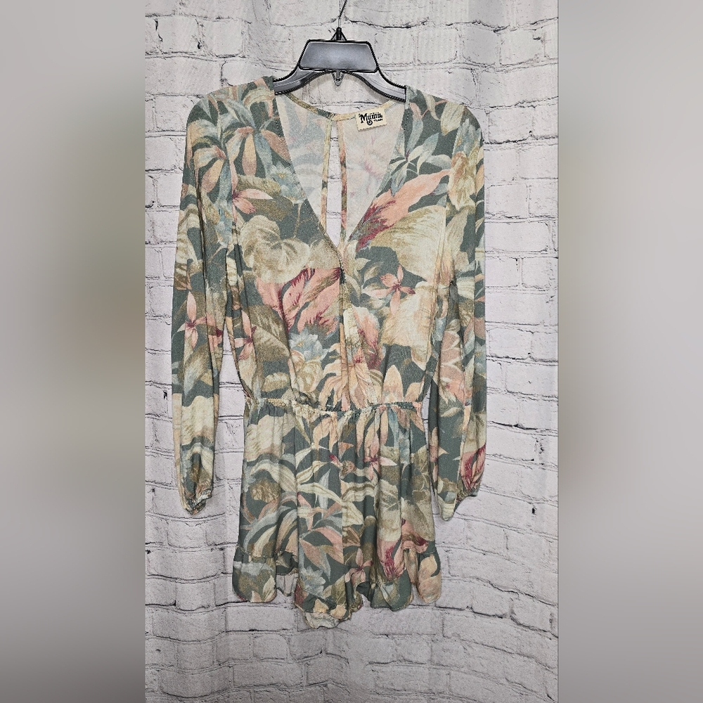 Show Me Your MuMu Floral Longsleeve Romper Size Medium